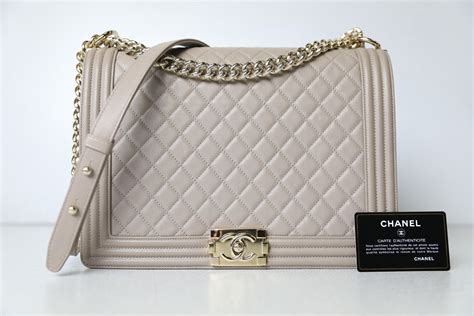 chanel le boy taupe medium caviar